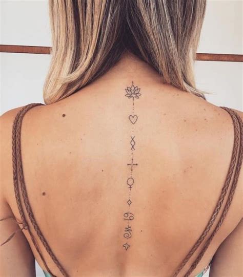 tatuajes para mujer en la espalda|Los 50 tatuajes en la espalda más hermosos y delicados para。